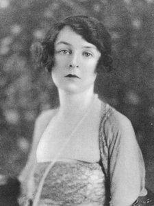Freda Dudley Ward, 1918 by English Photographer